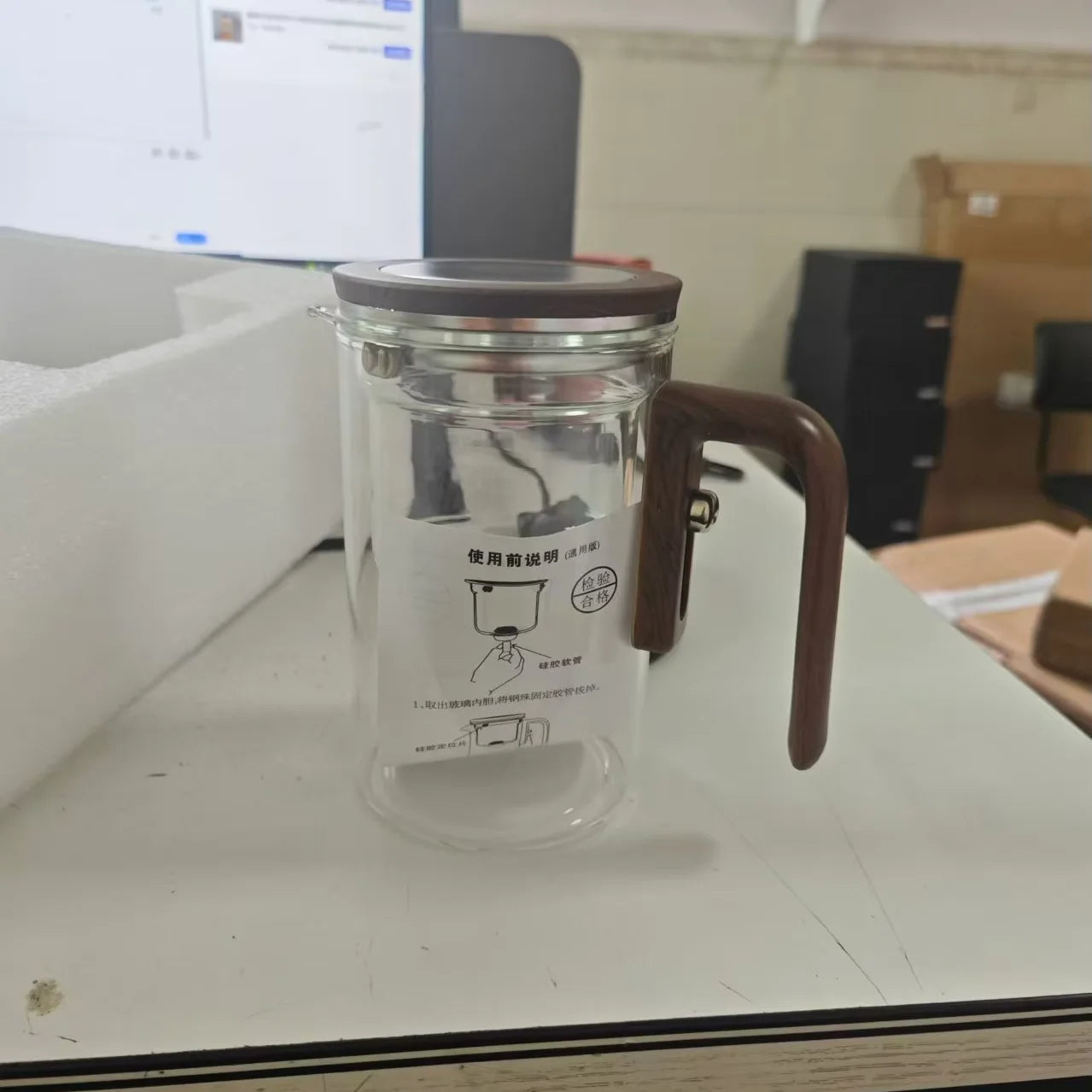 Théière en Verre avec Poignée en Bois