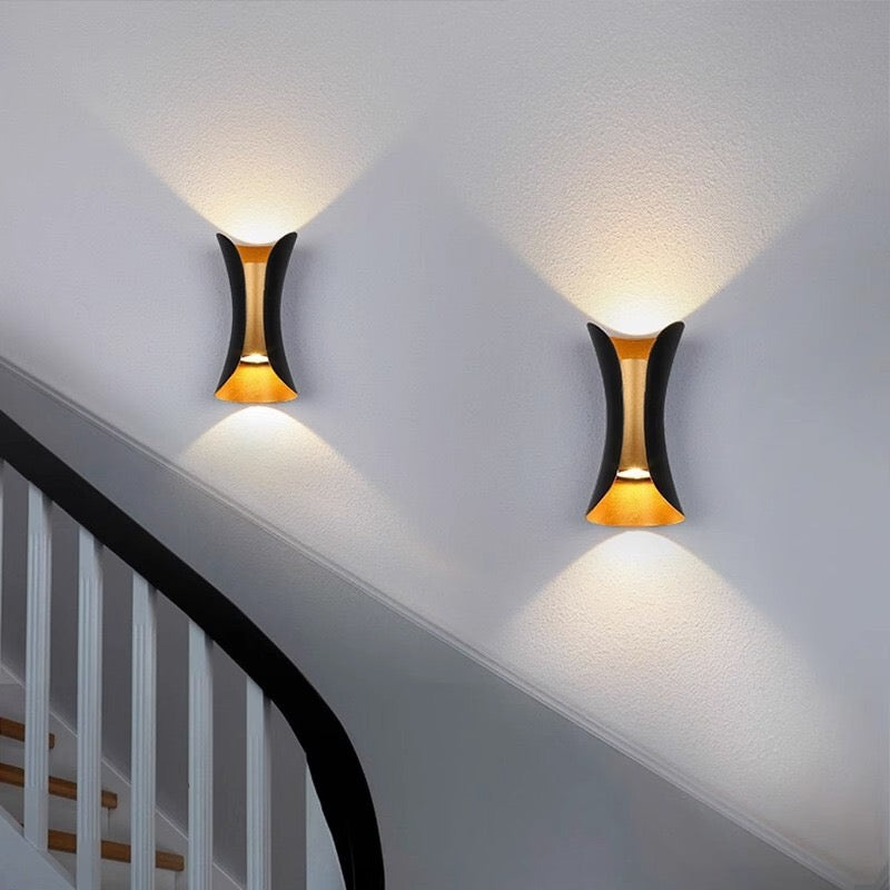 Applique Murale Extérieure Courbée – Luminaire LED d’Extérieur