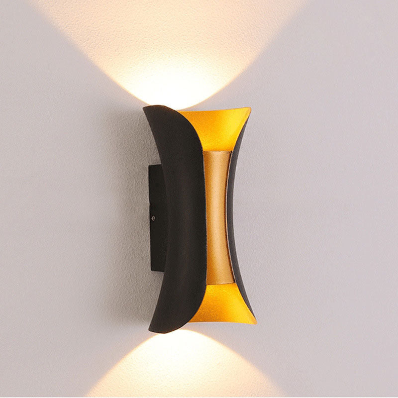 Applique Murale Extérieure Courbée – Luminaire LED d’Extérieur